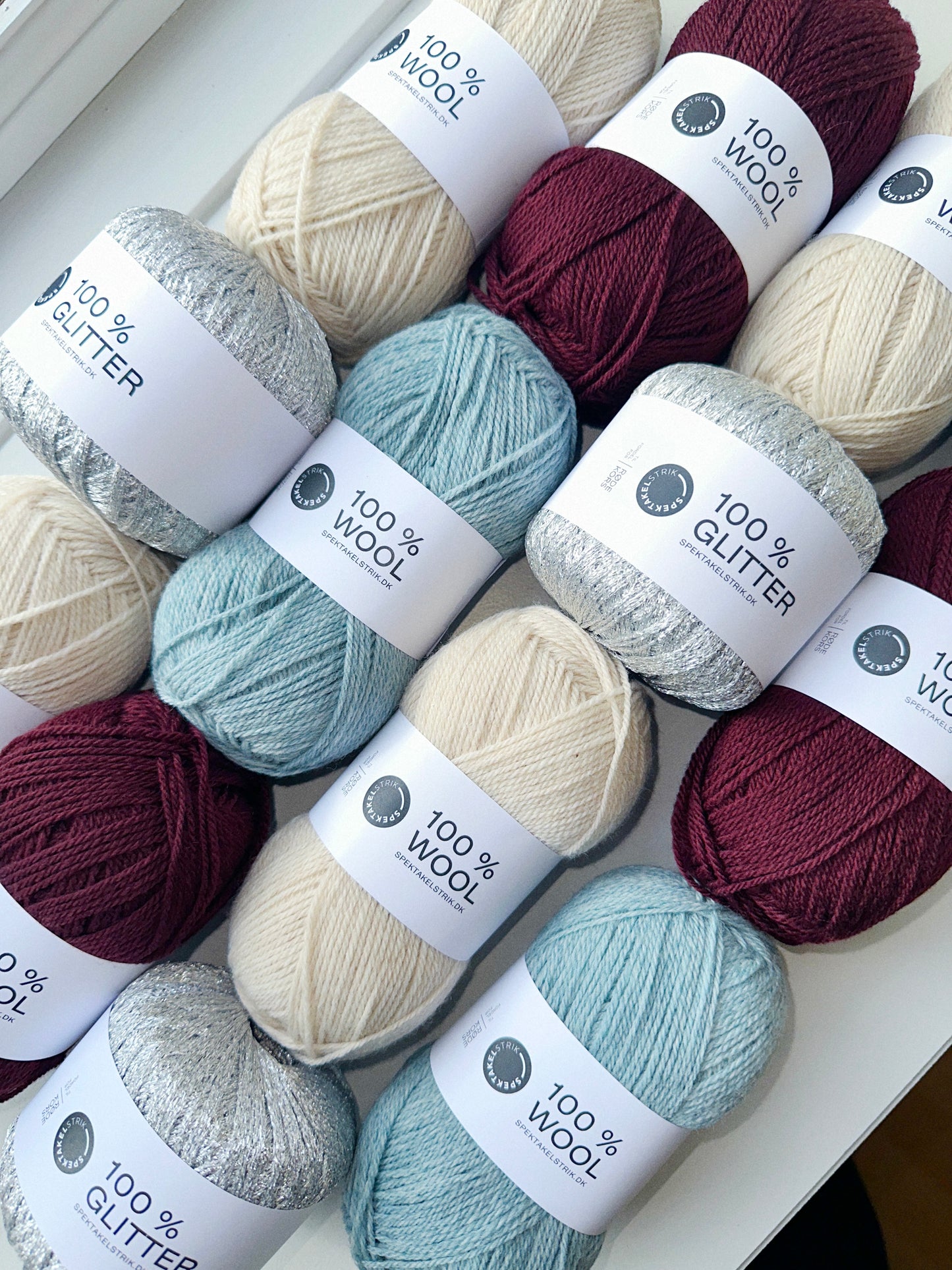 Spektakelstrik x Røde Kors Julehjerte Knit Kit