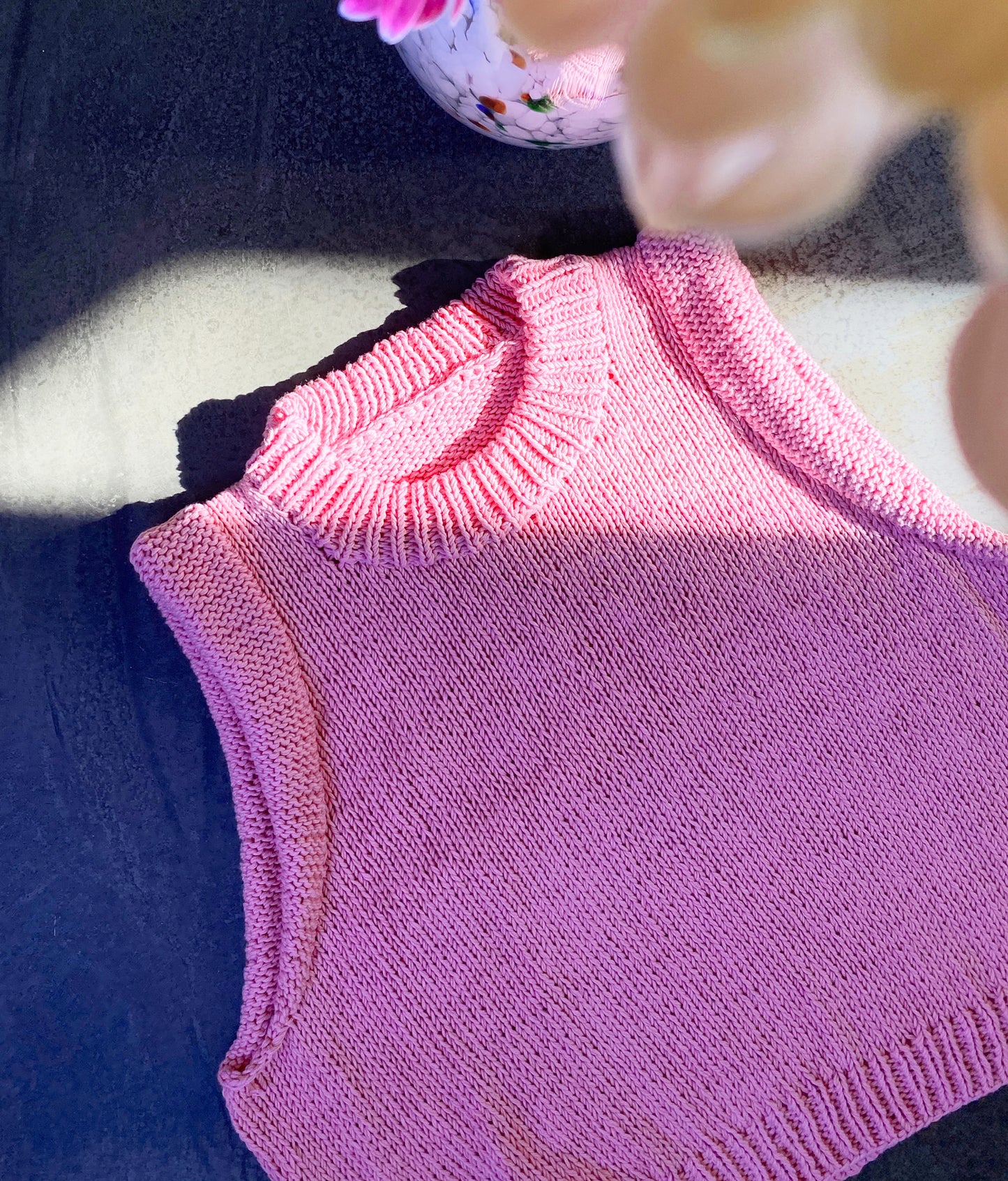 Sommer Saga Vest strikkeopskrift