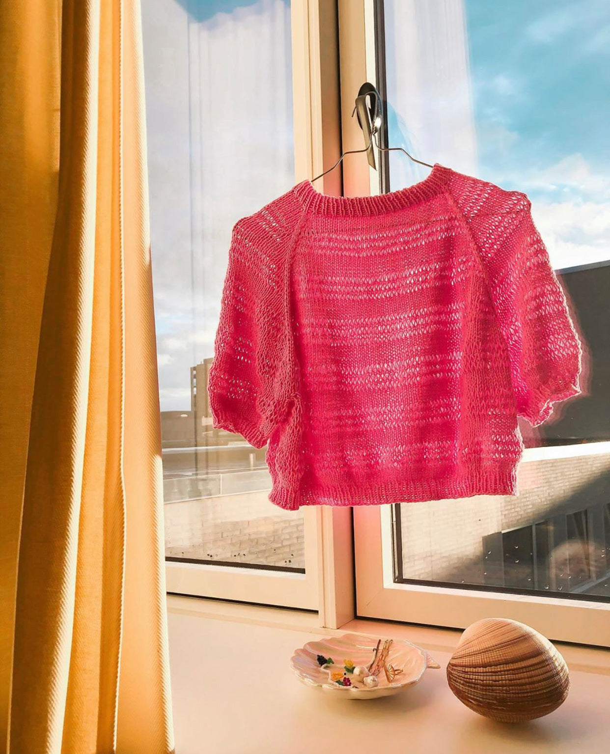 Lykke Tee Strikkeopskrift