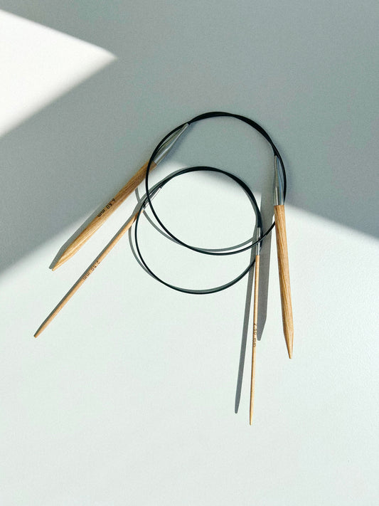 Circular knitting needles